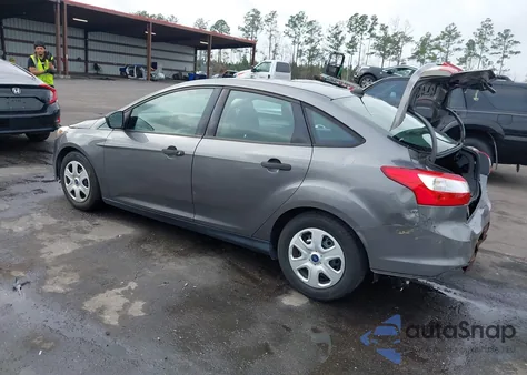 2012 Ford Focus S из США, поврежденный, VIN 1FAHP3E26CL354088